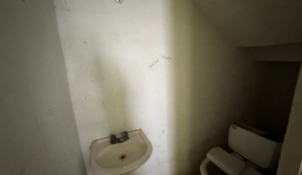 MEDIO BAÑO