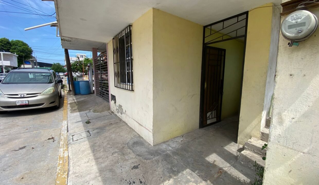 FACHADA LADO IZQUIERDO