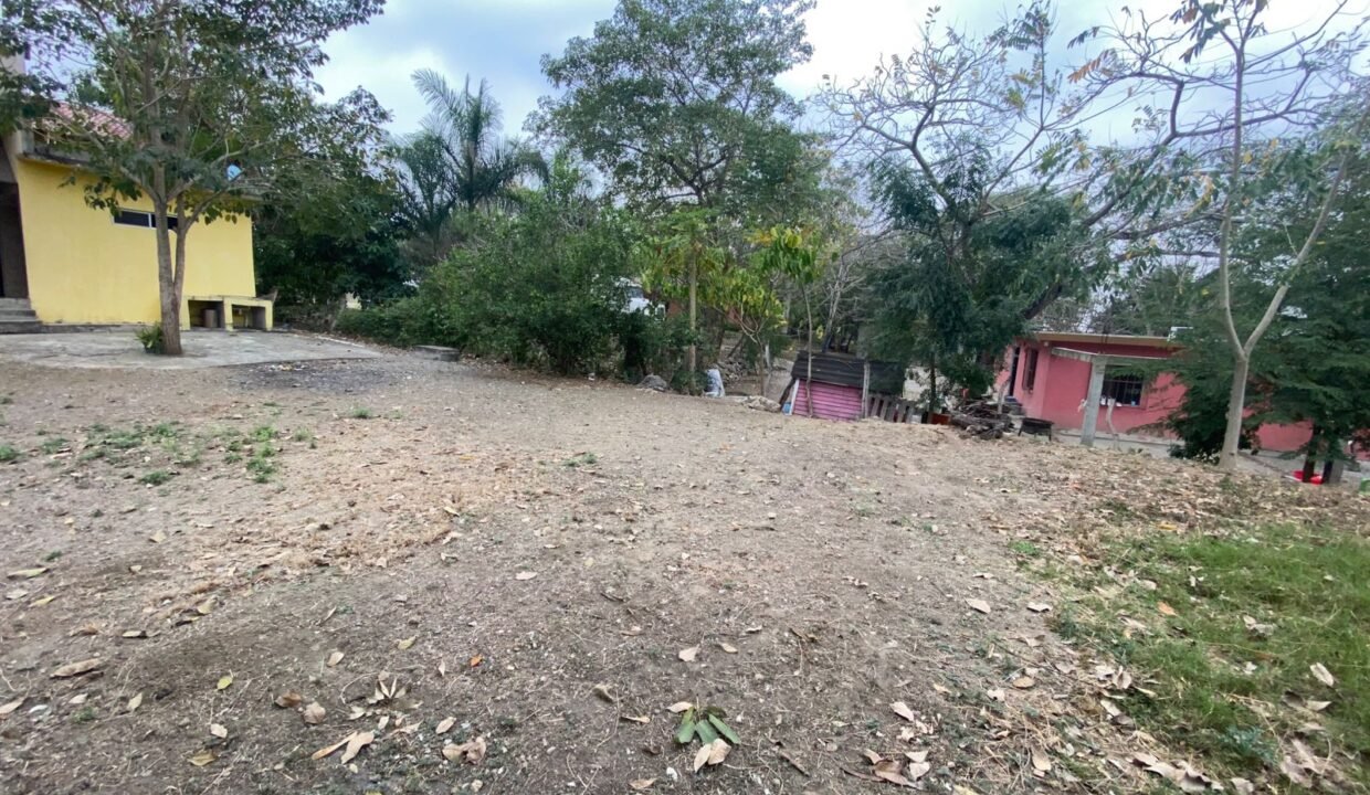 Patio Trasero Vista Lateral