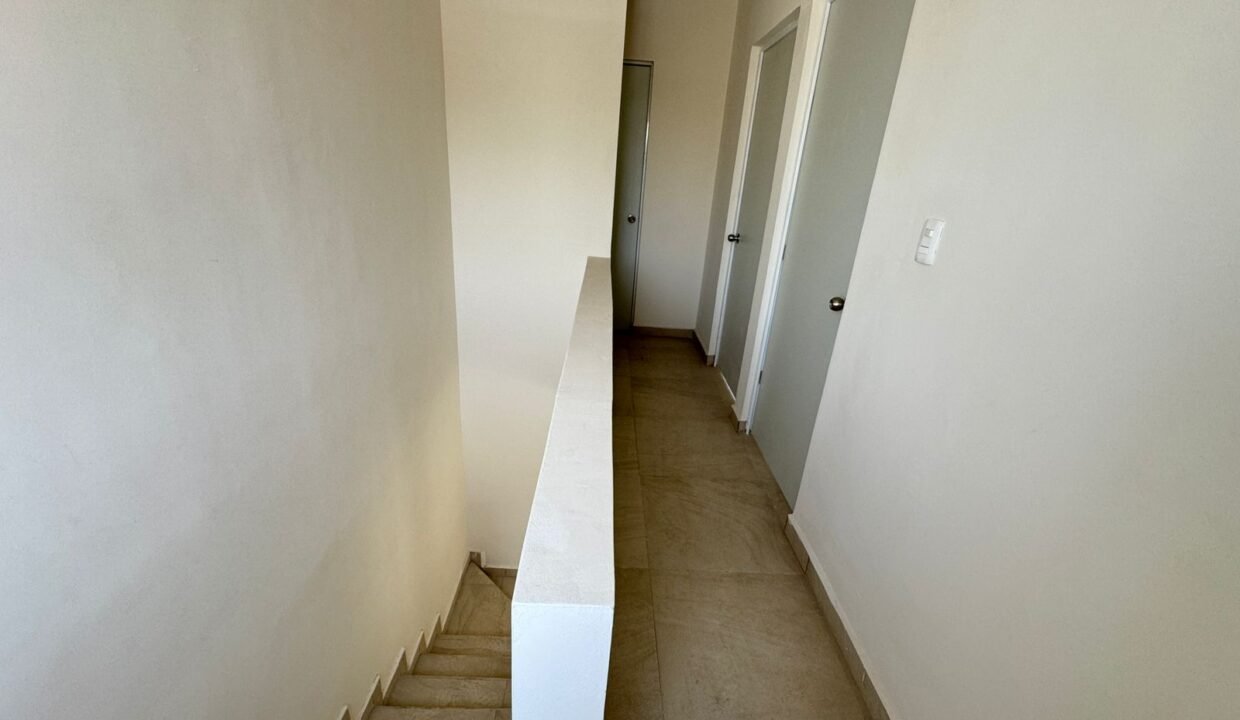 16. Pasillo dormitorios