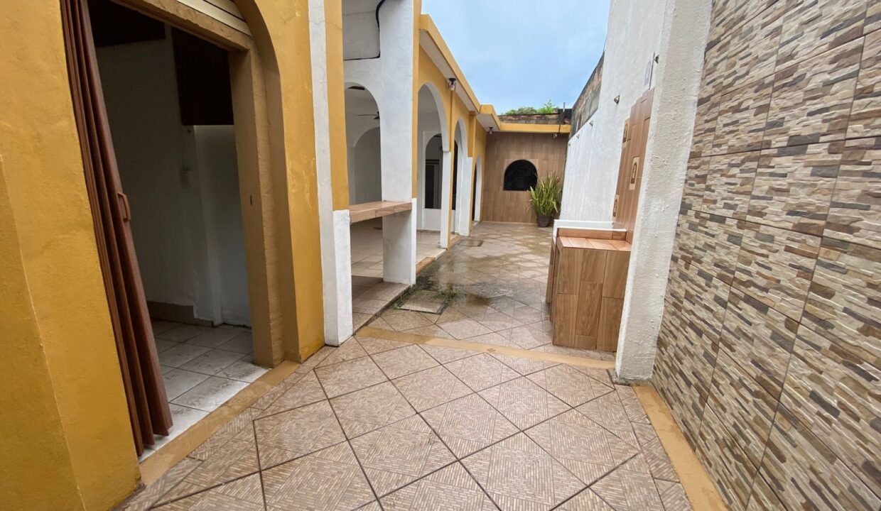 Pasillo de acceso lado der 1